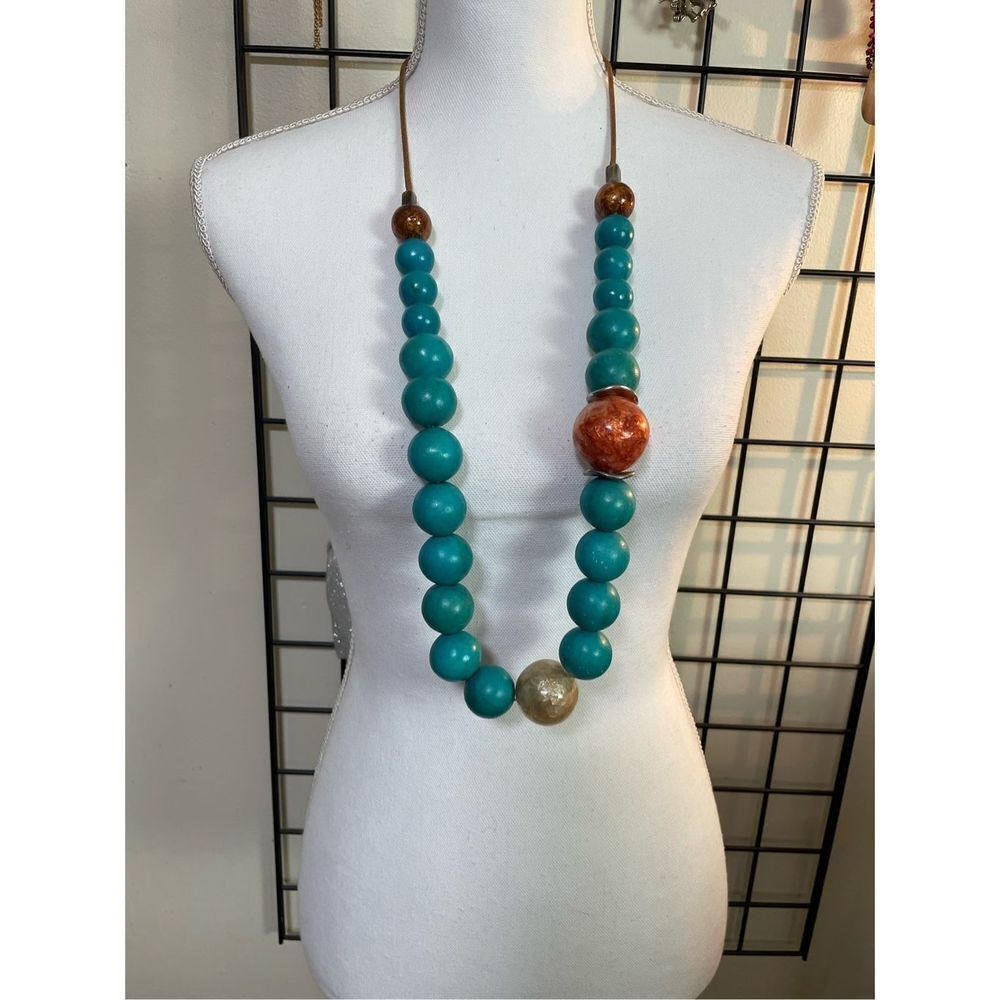 Chunky Wood Beaded Necklace Graduated on Leather